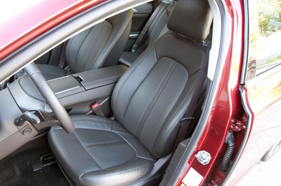  Lincoln MKZ 2013 года  (фото 27 из 65)